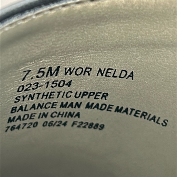 2519- Worthington Wor Nelda Black & Gold Mules Size 7.5 NWT with Box - Picture 12 of 12